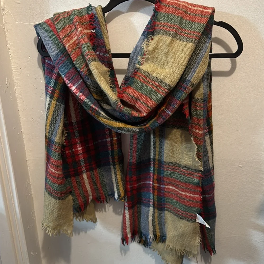 Nordstrom Rack Women’s Tartan Plaid Oversized Scarf Wrap Shawl Blanket - Picture 3 of 7